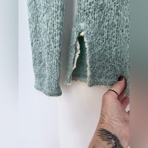 Others Follow Fuzzy Knit V-Neck Sweater With Lace Trim And Back Cut Out Size XS - Picture 5 of 10